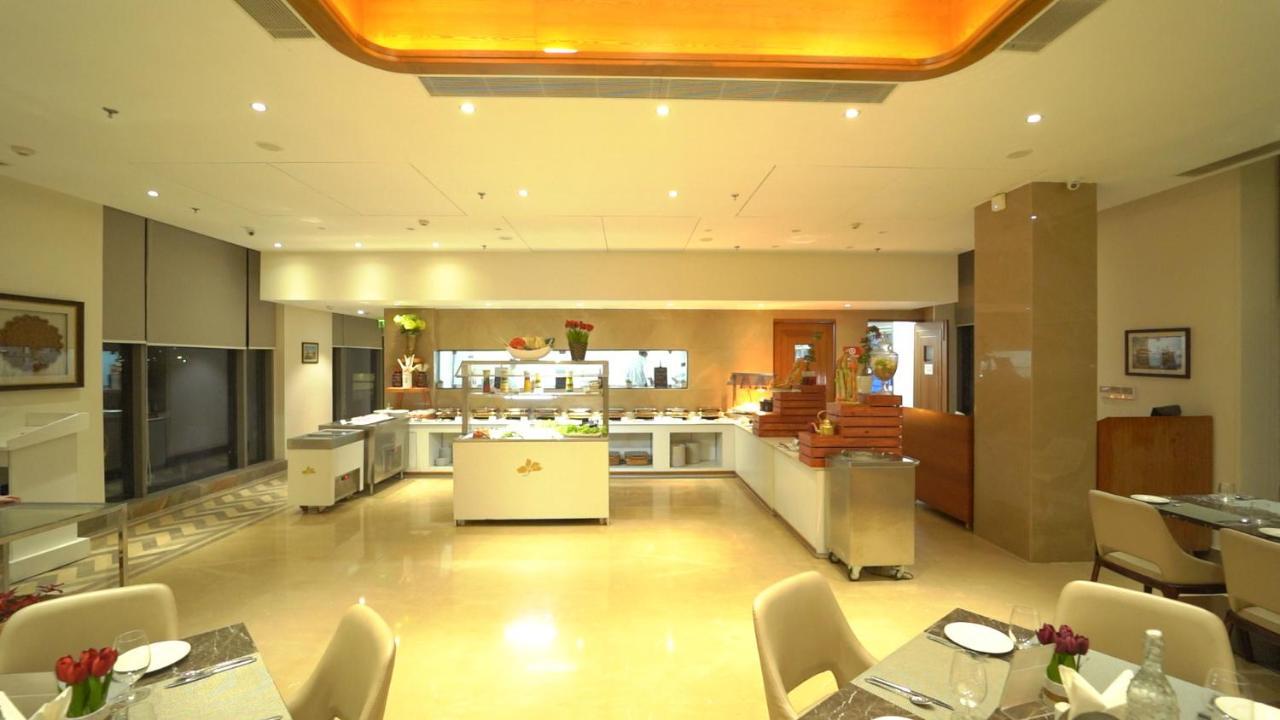 Pride Hotel Udaipur Exterior foto